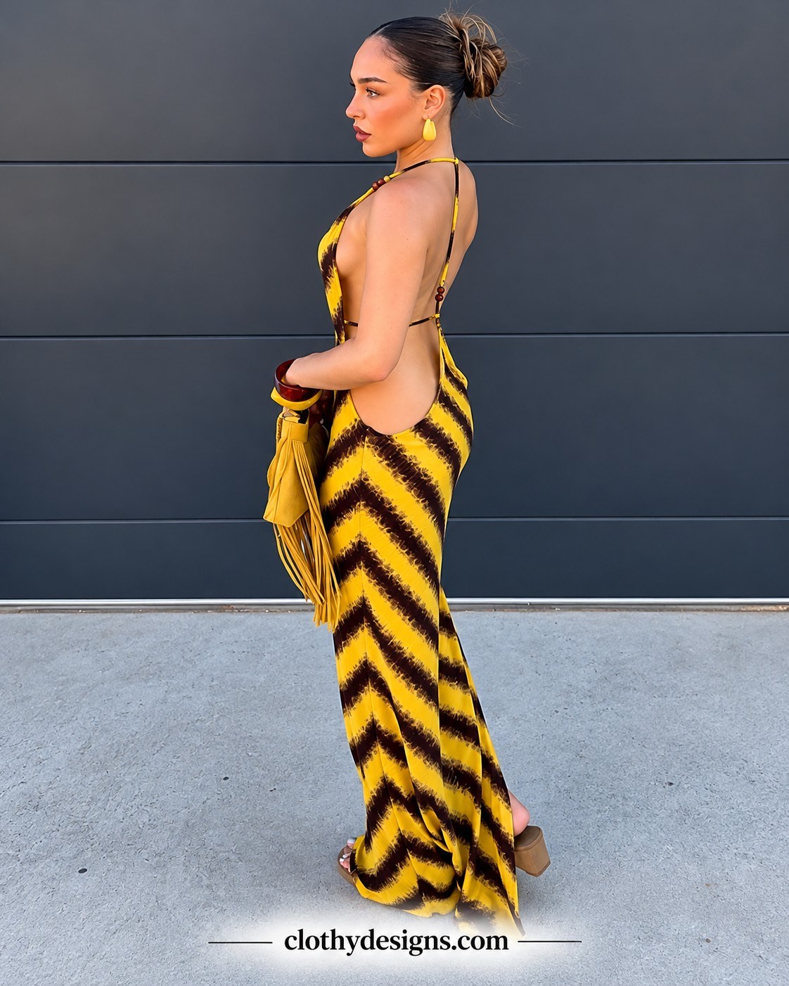 Women’s Gradient Stripe Halter Maxi Dress – Backless Slim-Fit Summer Holiday & Party Dress